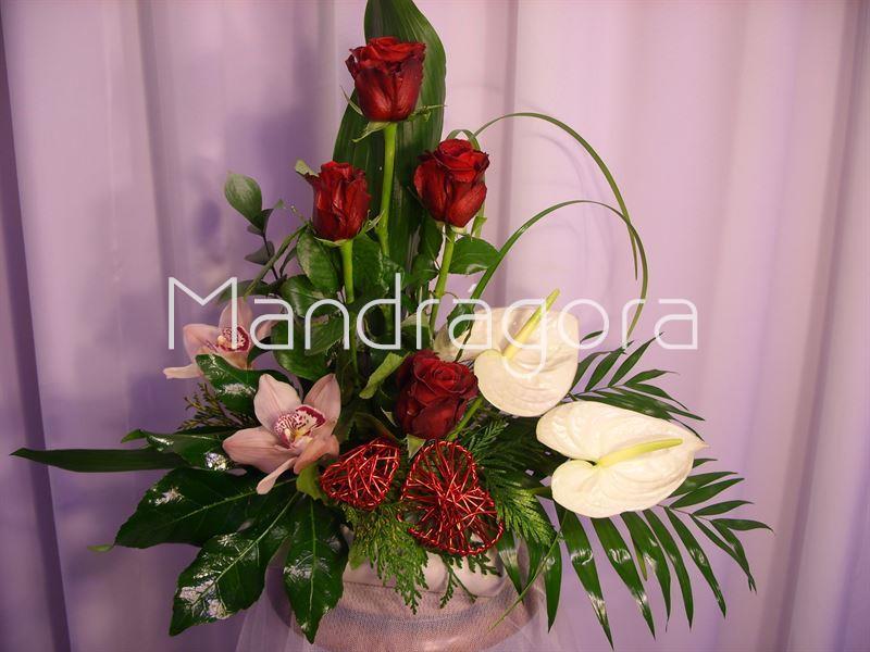 Centro de flores variadas - Imagen 1