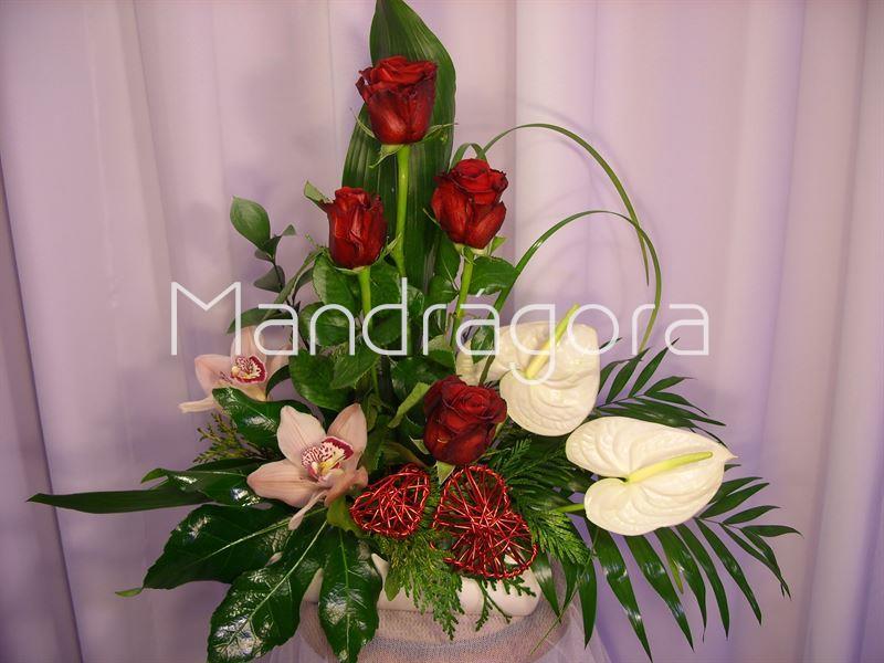 Centro de flores variadas - Imagen 2