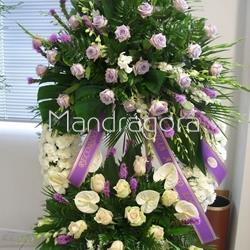 Corona de flores de defunción de flor variada - Imagen 1