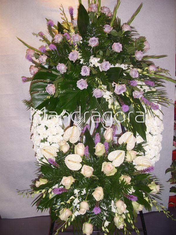 Corona de flores de defunción de flor variada - Imagen 2