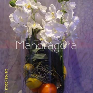 Jarrón de flores artificiales - Imagen 1