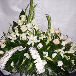 Ramo de flores de defunción con rosas - Imagen 2