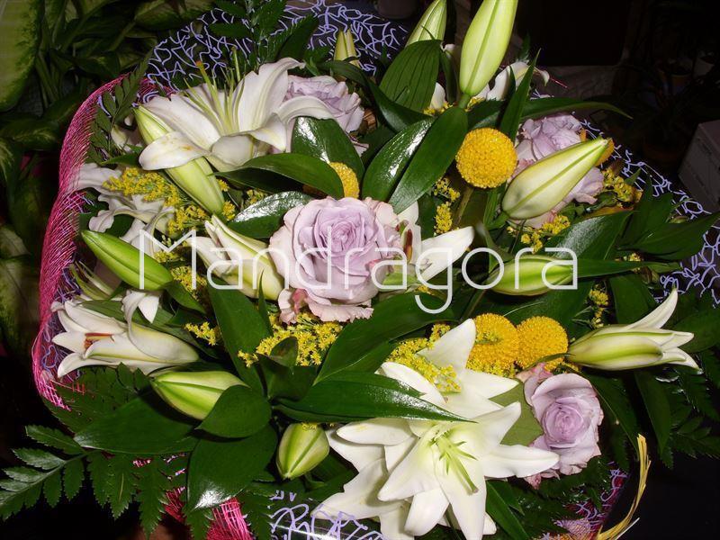 Ramo de flores variadas - Imagen 2