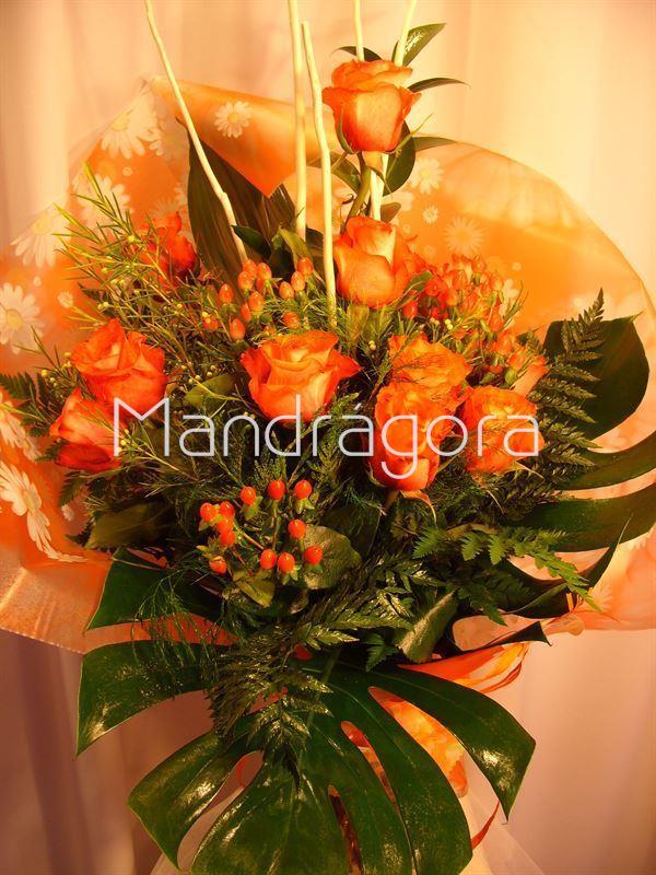 Ramo de rosas naranjas - Imagen 1